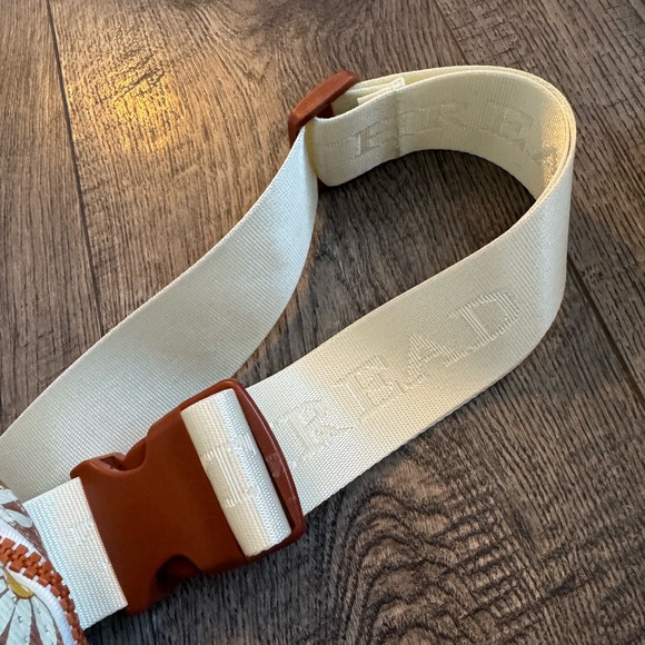 Thread Wallets Hazel Fanny Pack - Picture 3 of 5